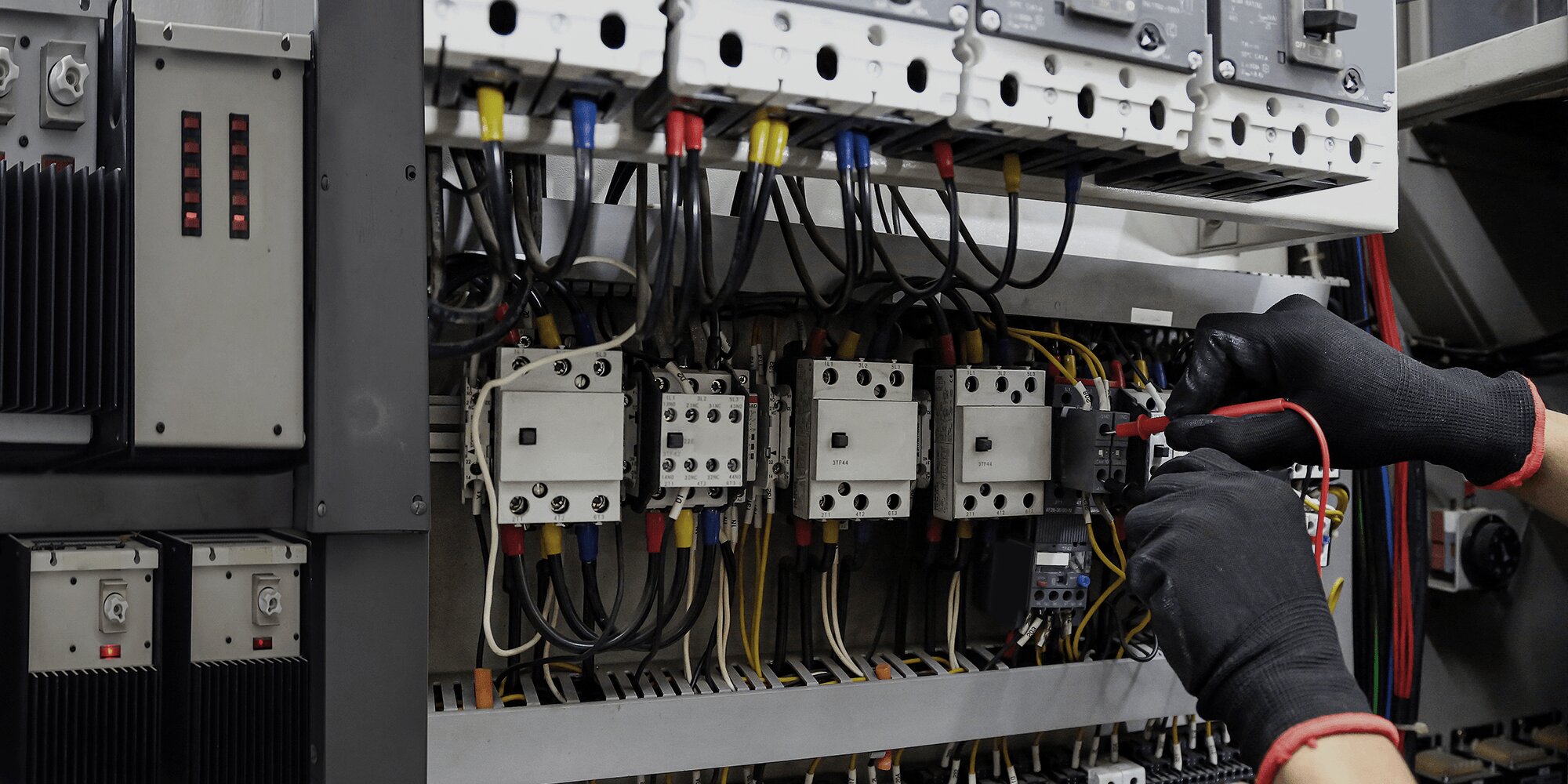 確かな技術で未来をつなぐ 電気通信工事のエキスパート